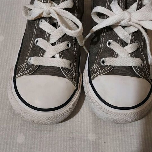 All Star Converse kids canvas shoes size 26 like new, gray