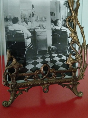 Vintage brass photo frame like new, Art Nouveau style