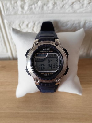 Casio W-212H-1AV sports watch like new, blue
