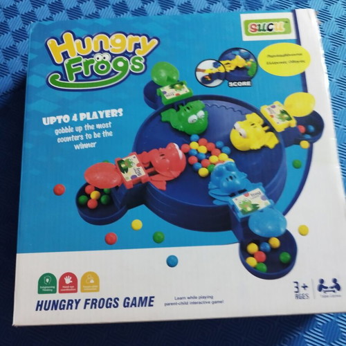 Hungry Frogs board game like new