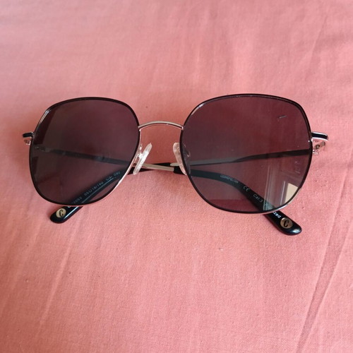 Women's sunglasses like new, black and gold