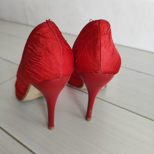 Pointed red pumps size 37 like new, 10.5cm heel