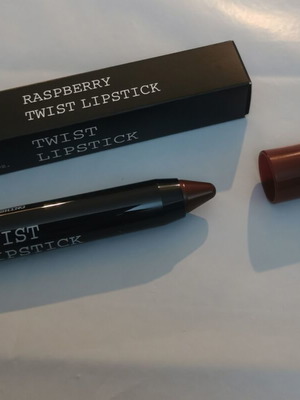 Korres Raspberry Twist Pencil Matte Seductive lipstick