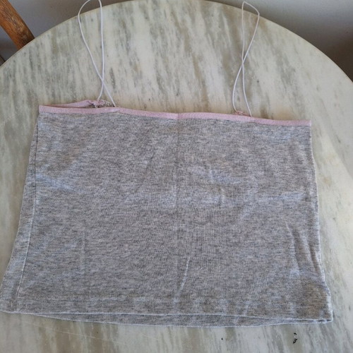 Short gray mako blouse used, size S-M