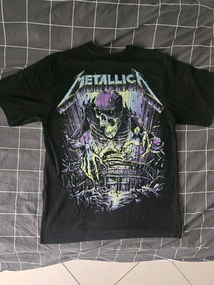Metallica Stadium T-shirt men's XS like new, black multicolor