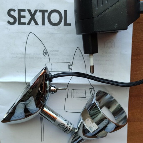 Wall spot light metal 12v with transformer 220V and switch, unused.