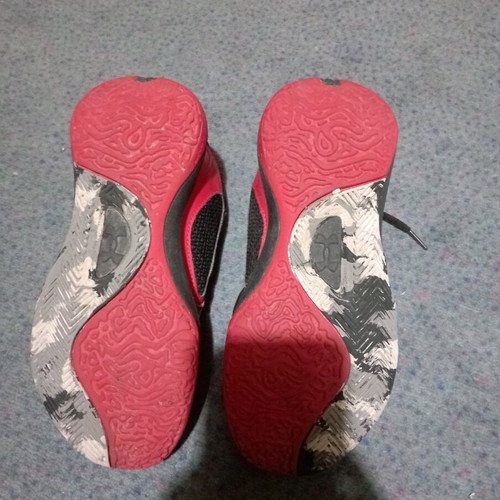 Under Armour men's shoes used, size 38, red