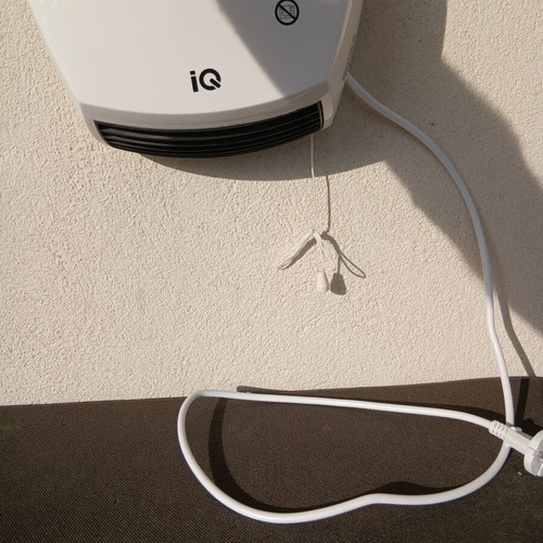 IQ Bathroom Heater IP21 Wall Mounted 2000W like new