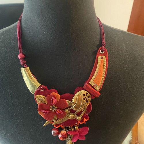 Handmade necklace like new