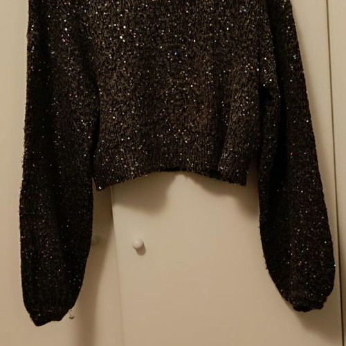 Zara olive pullover used with wide sleeves