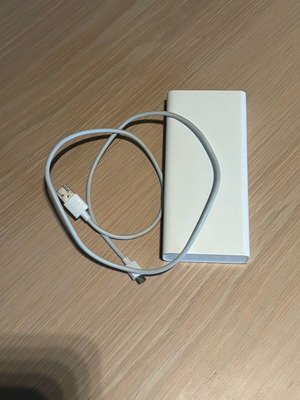 Xiaomi Power Bank 20000mAh 18W used with 2 USB-A ports