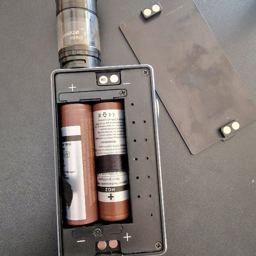 Vape Sideline 100W mod used with Tornado Hero atomizer