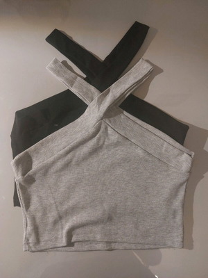 Short tops like new, pack of 2, size S