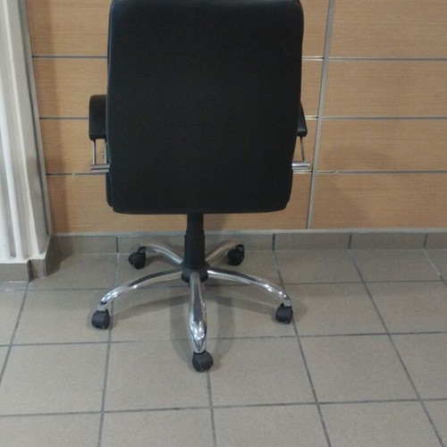 Leather executive chair like new