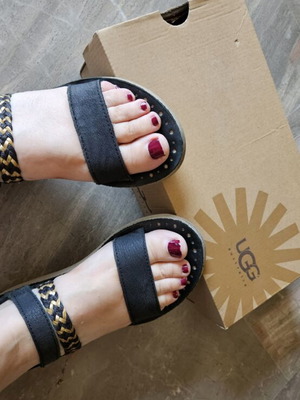 Ugg Australia flat sandals size 37 like new