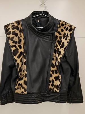 Luxury vintage leather jacket with leopard details like new