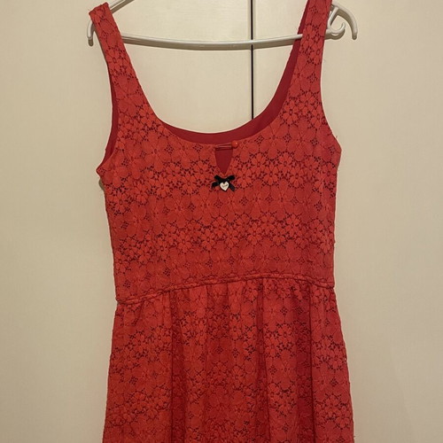 Lynne coral lace dress used, size M