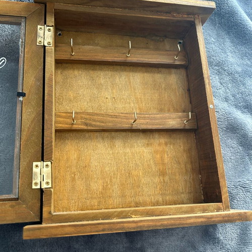 Wooden key holder with 6 slots and glass new
