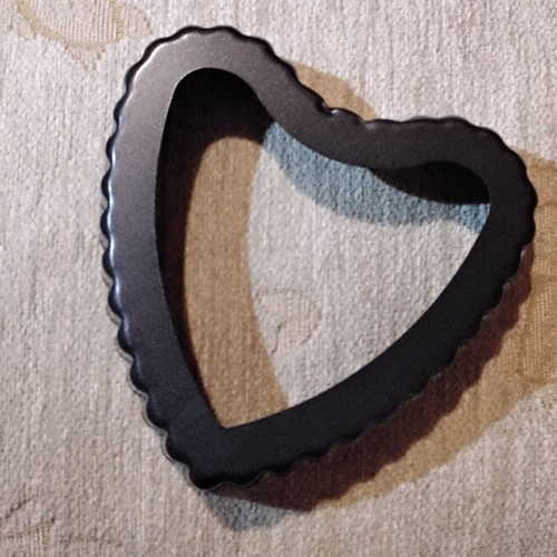 Heart-shaped tart baking pan new, detachable