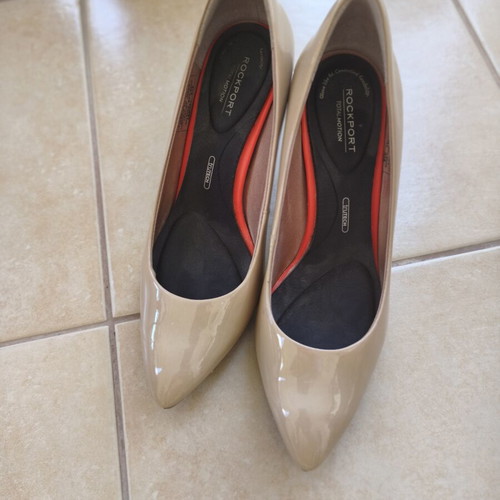 Rockport beige pumps used with athletic insole size 37.5