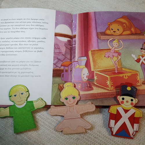 The Tin Soldier like new, theater fairy tales with figures