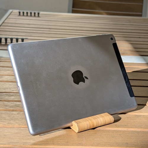 Apple iPad 6th generation 128GB Cellular 4G
