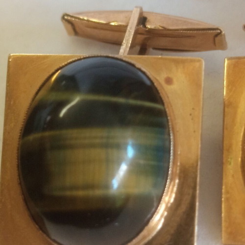 Gold cufflinks used, 18k tiger's eye, total weight 18.4g