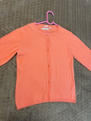 Cardigan No 8 coral color like new, size 128 cm