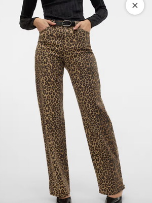 Animal Print Jeans Vero Moda like new, wide leg, high waist