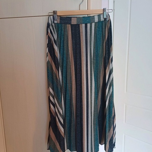 Midi skirts like new, one size, multicolored, set of 3