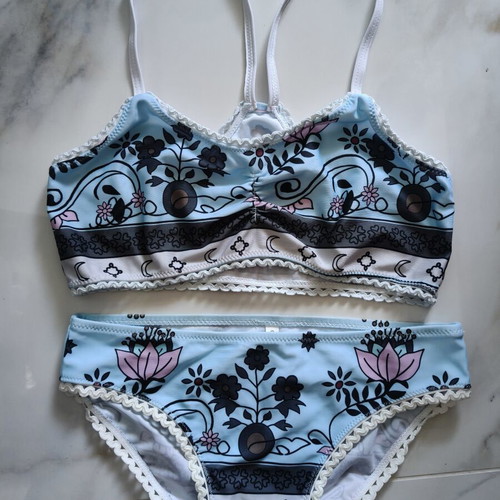 Children's swimsuit like new, size S, multicolor