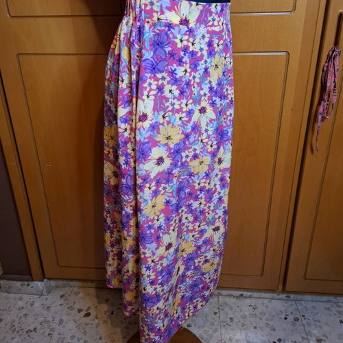 Floral skirt new, size S-M, multicolored