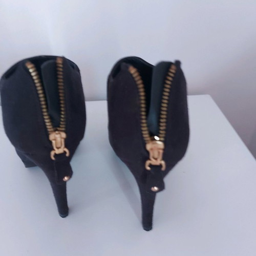 Booties used, size 37, black in excellent condition