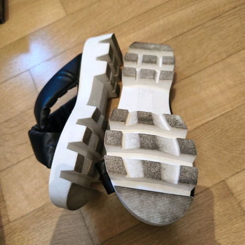 Women’s puffer platform sandals like new, size 38