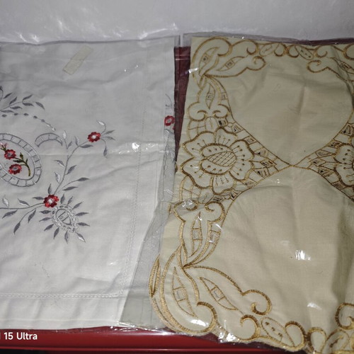 Vintage embroidered table linens set of 4 new