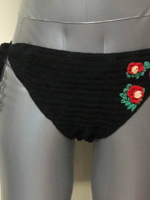 Knitted bikini bottom new, size M/L, black