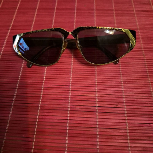 Fendi Fs75 sunglasses like new, vintage gold and leopard design