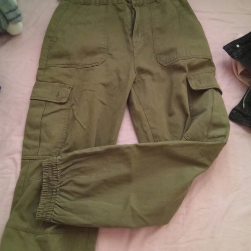 Bershka Khaki Cargo Pants size M like new