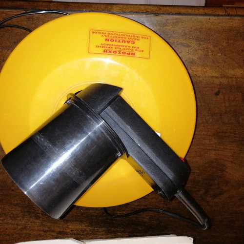 Electric room humidifier with indicator clock in excellent condition