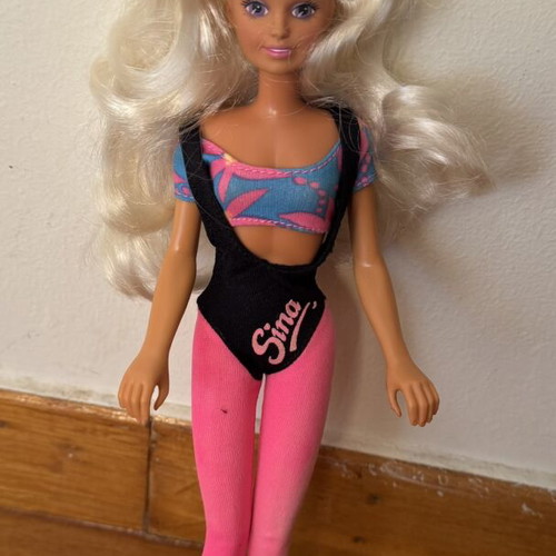 Sindy Gym doll by Hasbro