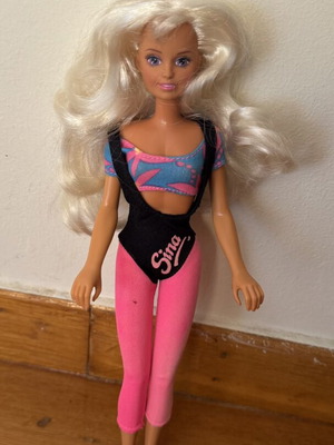 Sindy Gym doll by Hasbro
