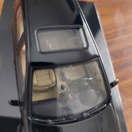 Volkswagen Golf V collectible model scale 1:43 like new