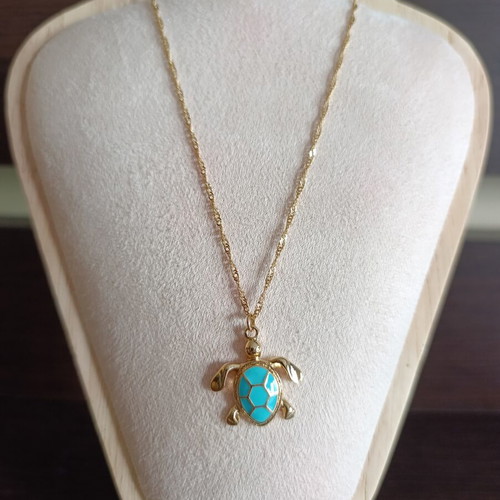 Women's necklace stainless steel like new, gold color
