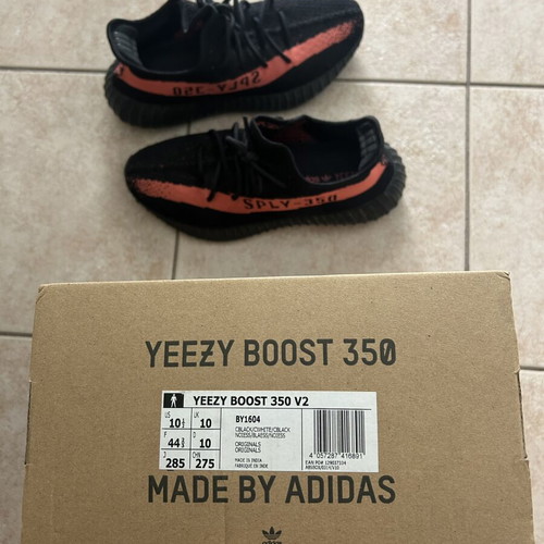 Yeezy 350 V2 Core black-red sneakers size 44 2/3 like new