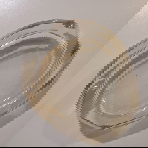 Τασάκι γυάλινο μεταχειρισμένο με ομοιόμορφο σχέδιο και τρεις θέσεις για τσιγάρο