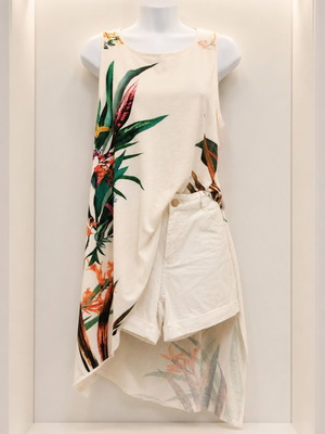 Bershka summer set with asymmetric tropical top and white shorts like new