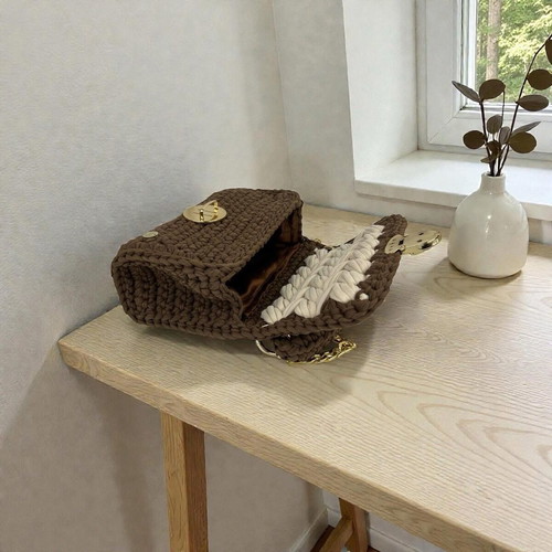 Marshmallow style handbag new, brown, cotton yarn