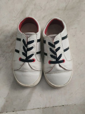 Baby walker leather baby shoes size 21 for boy in very good condition
