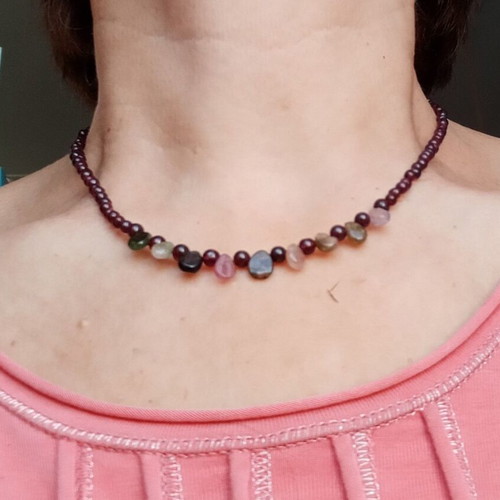 Necklace with granade & tourmaline