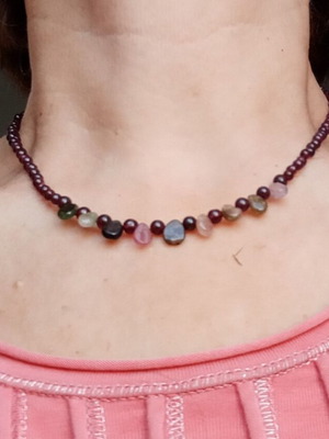 Necklace with granade & tourmaline